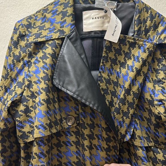 Coat - Picture 3 of 5